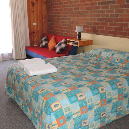 Tooleybuc Country Roads Motor Inn Extérieur photo