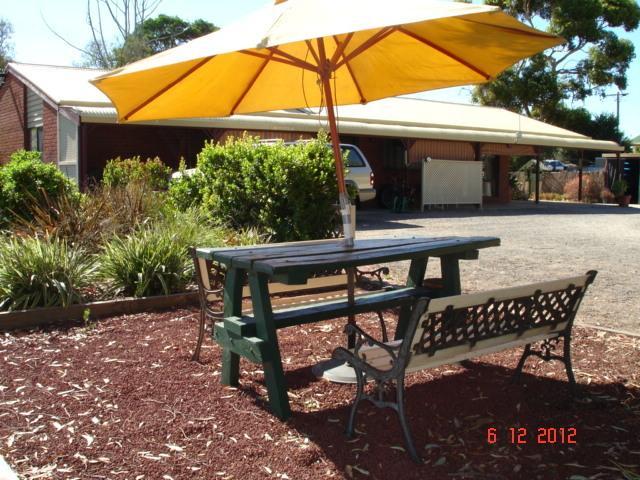 Tooleybuc Country Roads Motor Inn Extérieur photo
