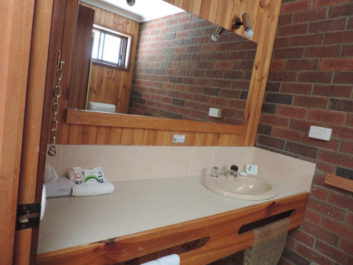 Tooleybuc Country Roads Motor Inn Extérieur photo