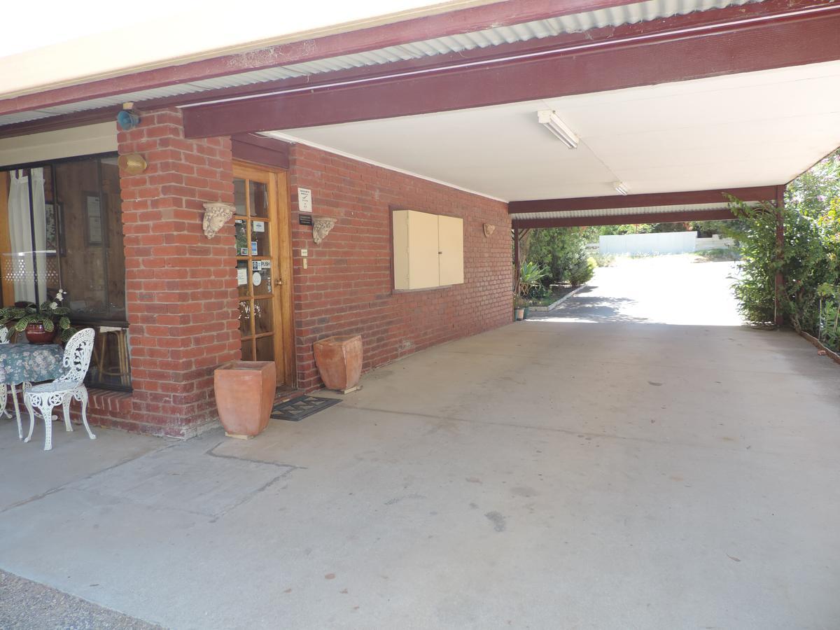 Tooleybuc Country Roads Motor Inn Extérieur photo